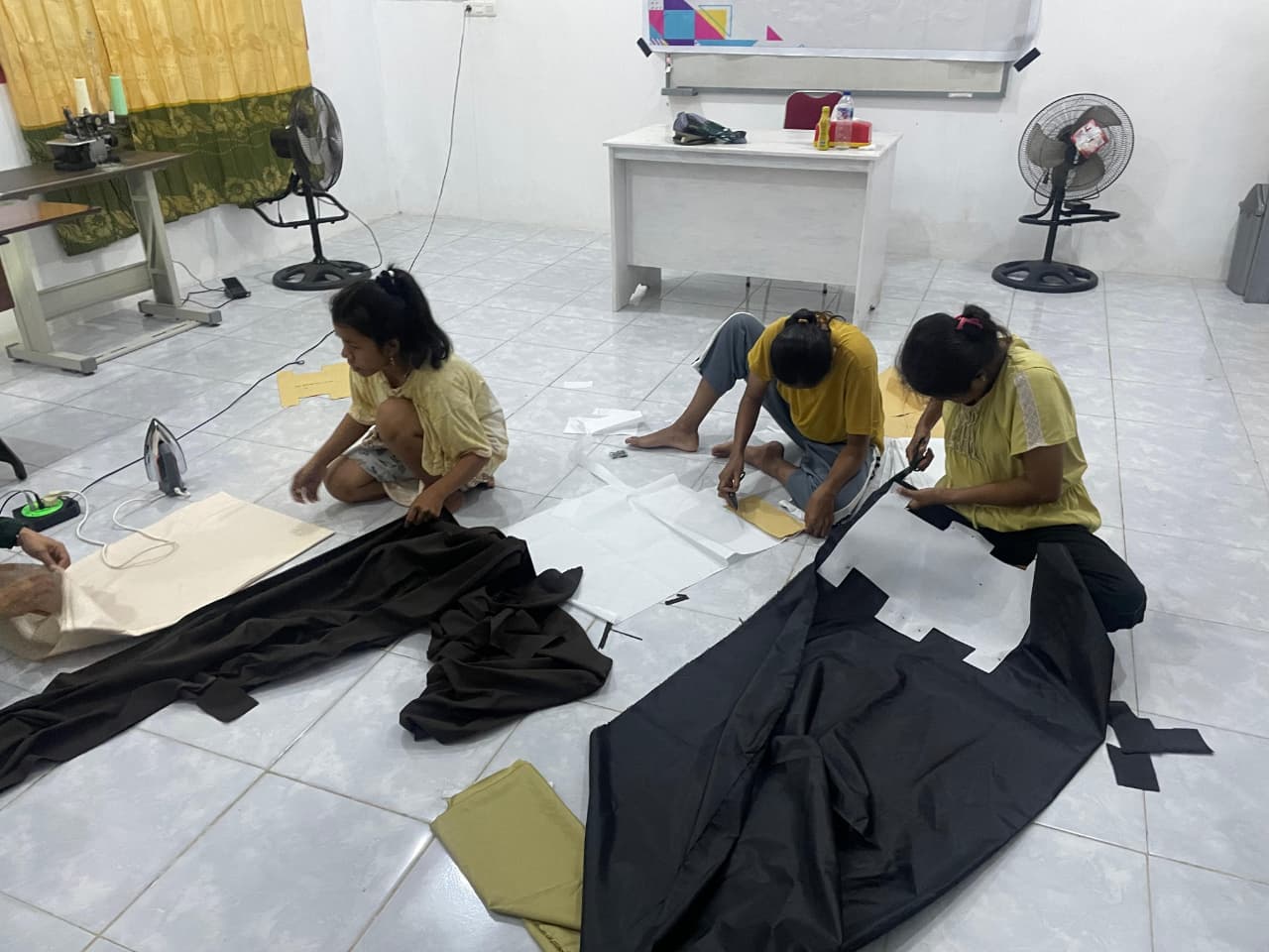 Pelatihan dan Pengembangan Vokasional di SLB Negeri Salakan